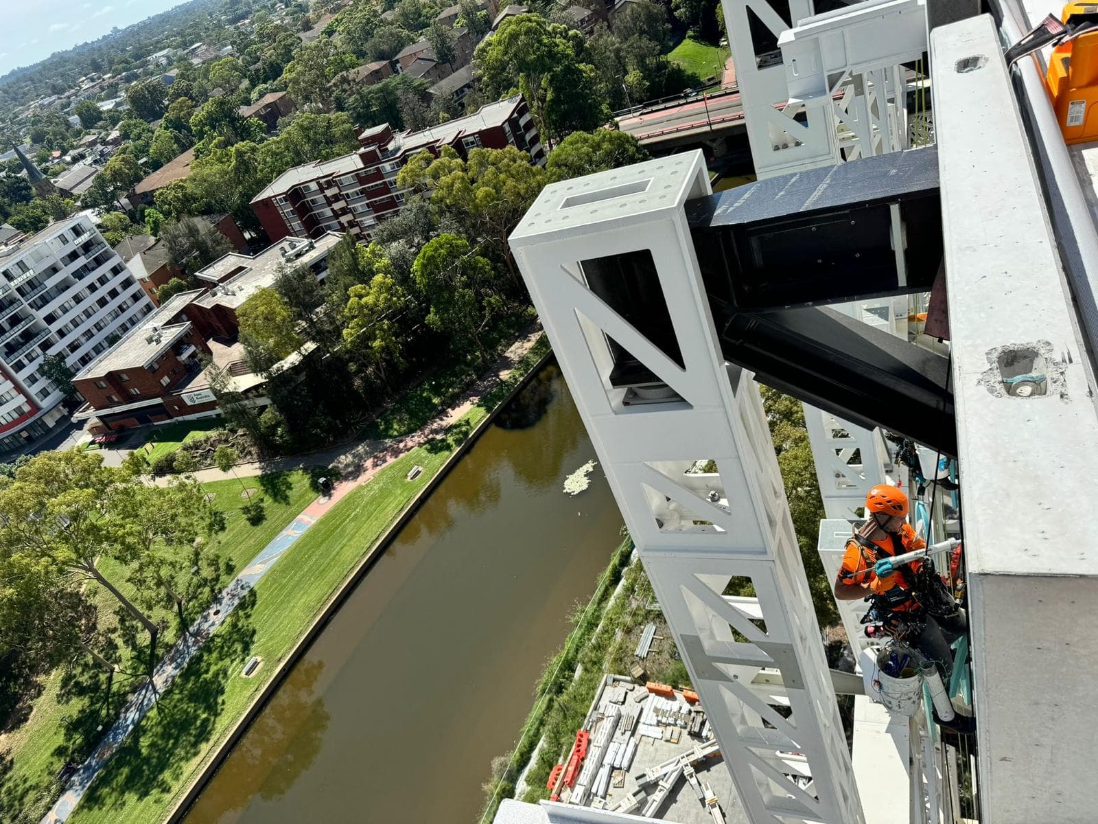 ROPE ACCESS MAINTENANCE 2